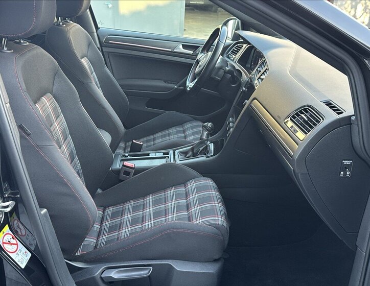 Volkswagen Golf Hatchback 2,0 l 180 kw