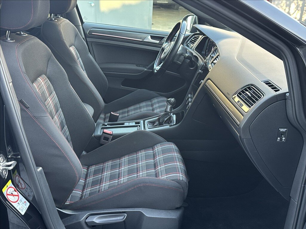 Volkswagen Golf Hatchback 2,0 l 180 kw