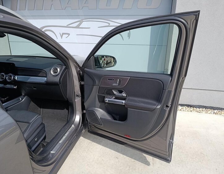 Mercedes-Benz GLB SUV / Terénní 1,3 l 120 kw