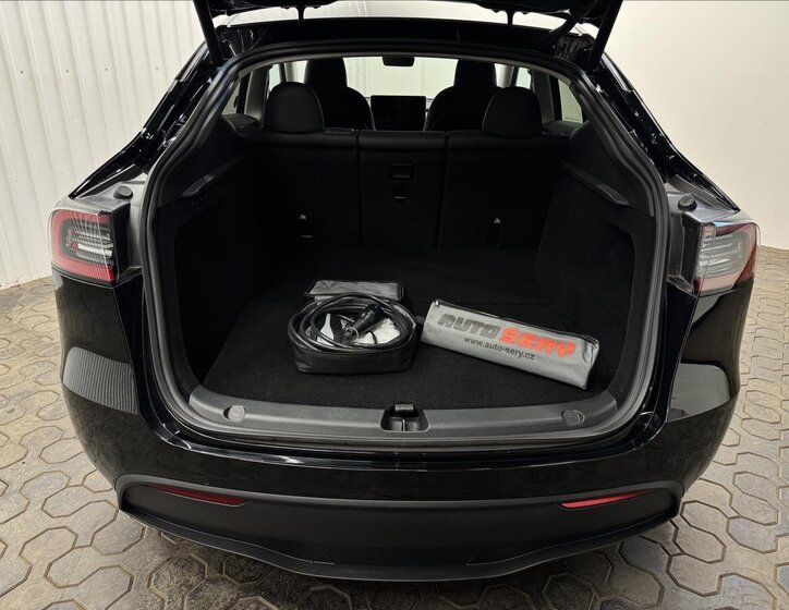 Tesla Model Y SUV 0,0 393 kw