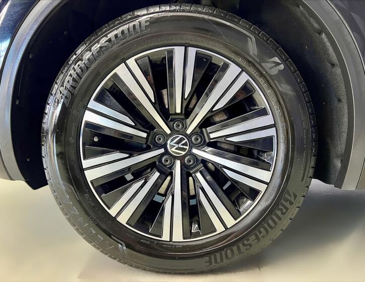 Volkswagen Touareg 9