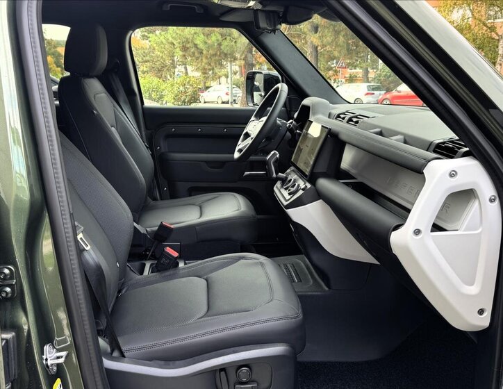 Land Rover Defender SUV / Terénní 3,0 l 257 kw