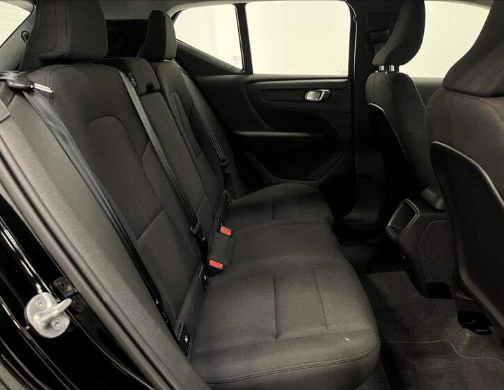 Volvo XC40 27