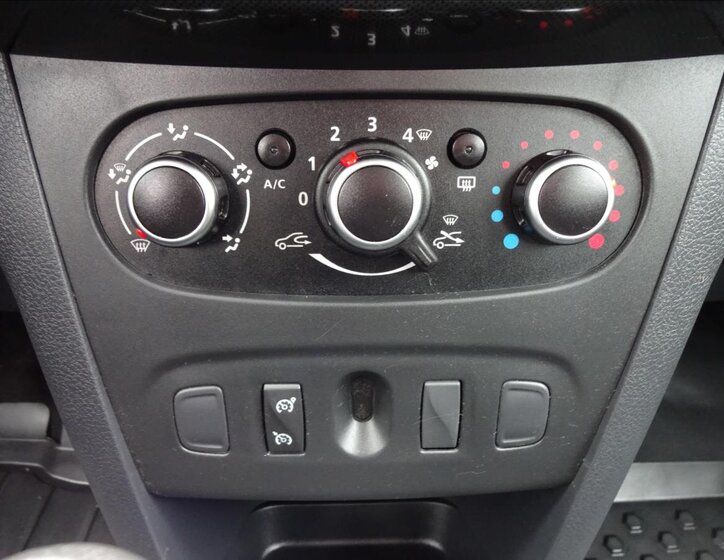 Dacia Sandero Hatchback 898,0 66 kw