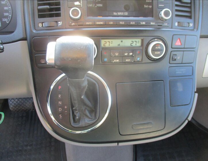 Volkswagen Multivan 18