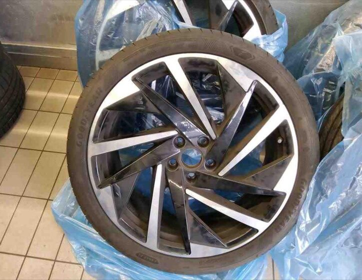 Volkswagen Arteon Kombi 2,0 l 147 kw