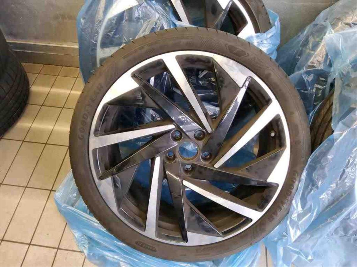 Volkswagen Arteon Kombi 2,0 l 147 kw