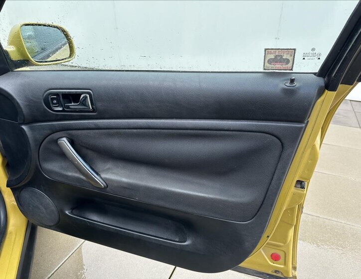 Volkswagen Passat Sedan / Limuzína 1,9 l 81 kw