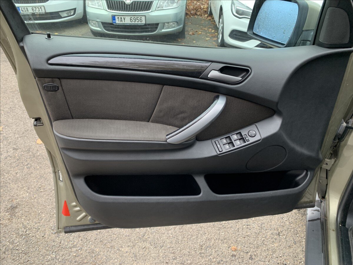 BMW X5 SUV / Terénní 3,0 l 160 kw