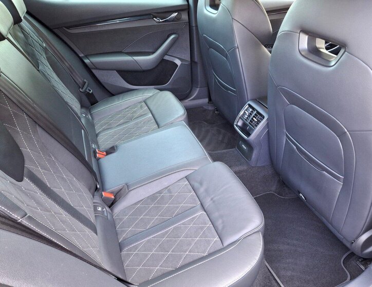 Škoda Octavia Sedan / Limuzína 2,0 l 180 kw