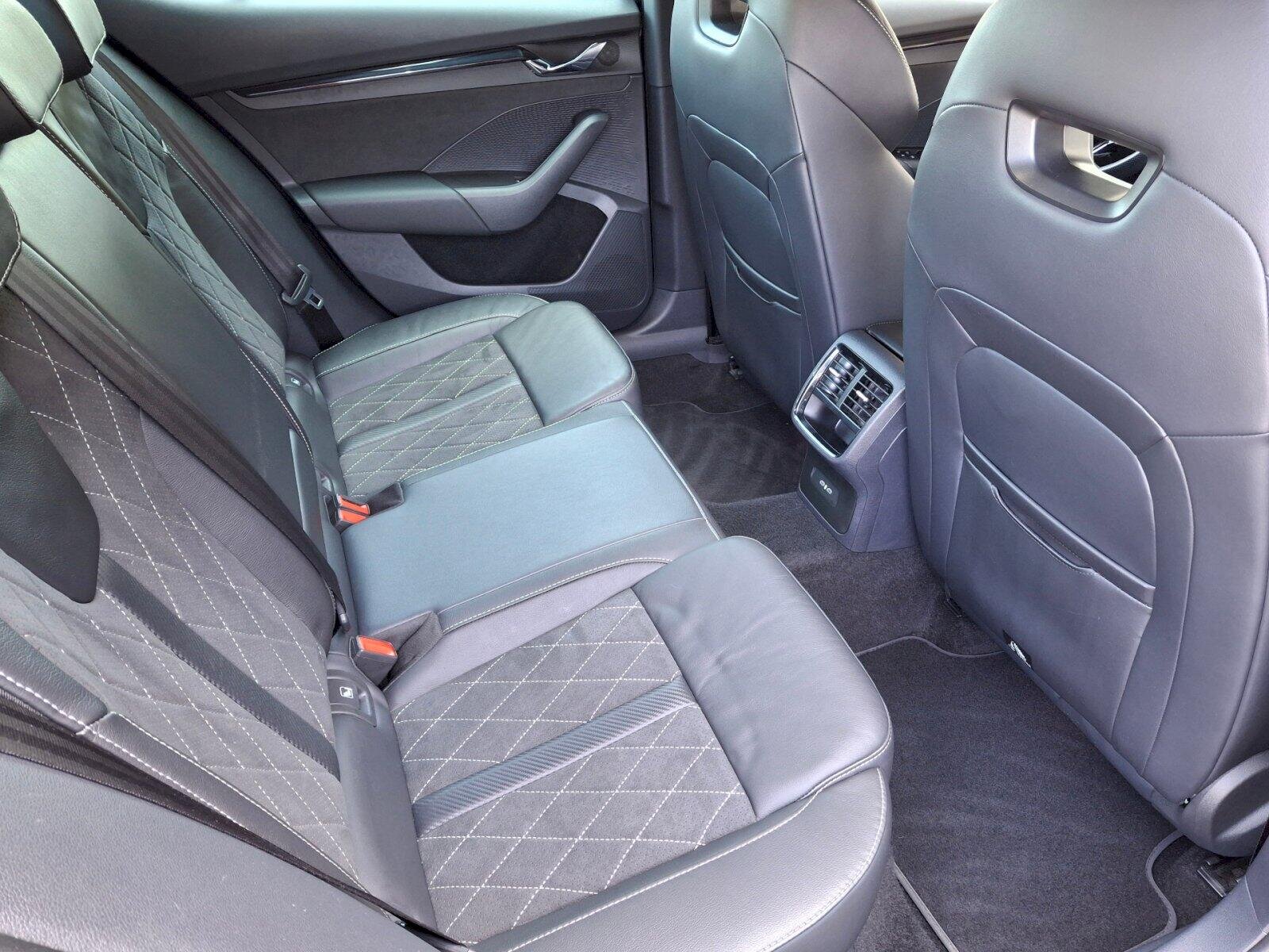 Škoda Octavia Sedan / Limuzína 2,0 l 180 kw