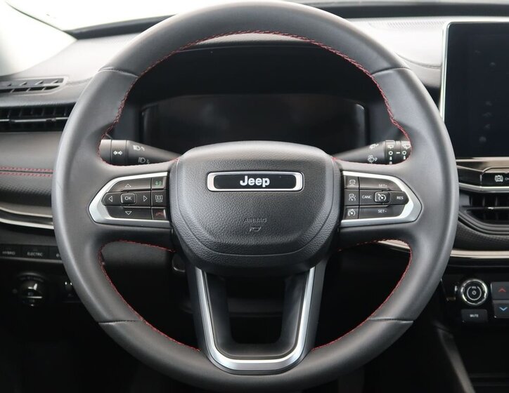 Jeep Compass SUV / Terénní 1,3 l 132 kw