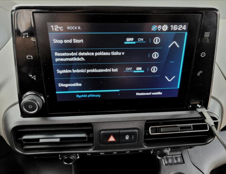 Peugeot Rifter MPV 1,5 l 75 kw