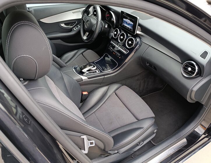 Mercedes-Benz Třídy C Sedan / Limuzína 2,1 l 125 kw