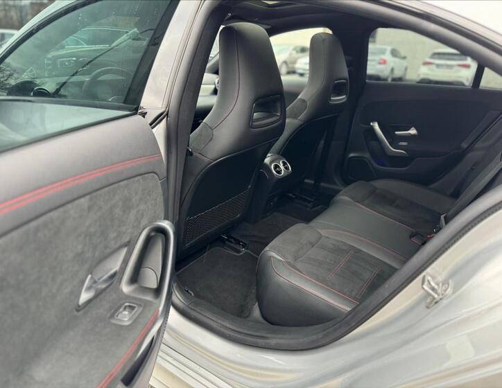 Mercedes-Benz CLA 11