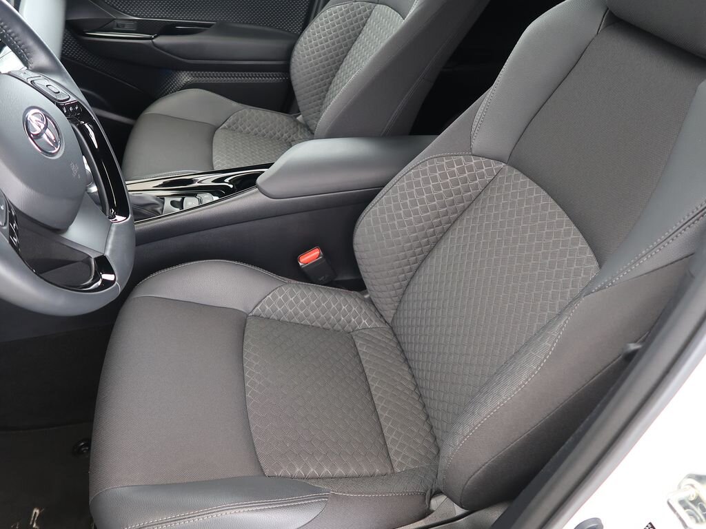 Toyota C-HR SUV 1,8 l 72 kw