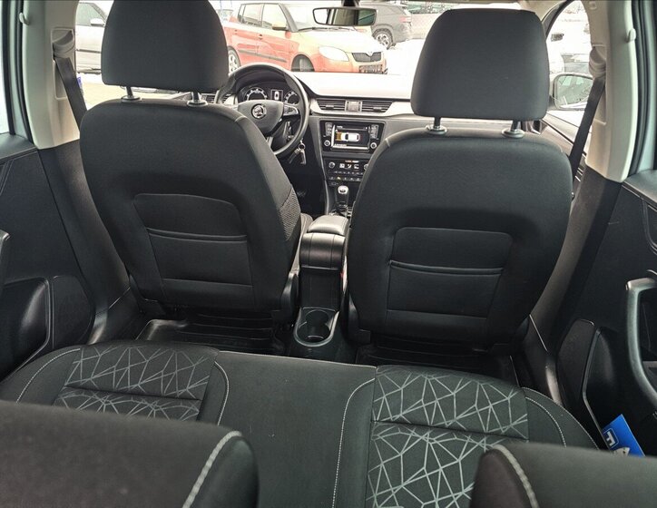 Škoda Rapid Hatchback 999,0 70 kw