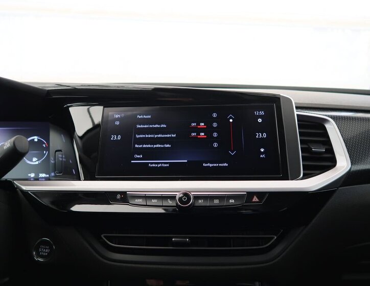 Opel Grandland SUV 1,2 l 96 kw