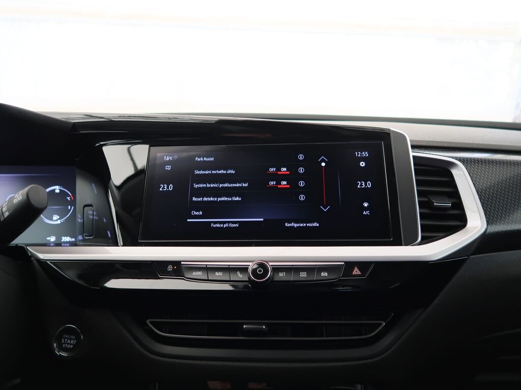 Opel Grandland SUV 1,2 l 96 kw