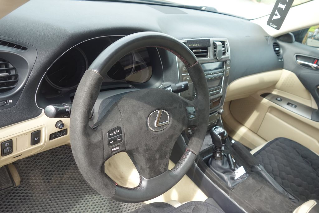 Lexus IS 220