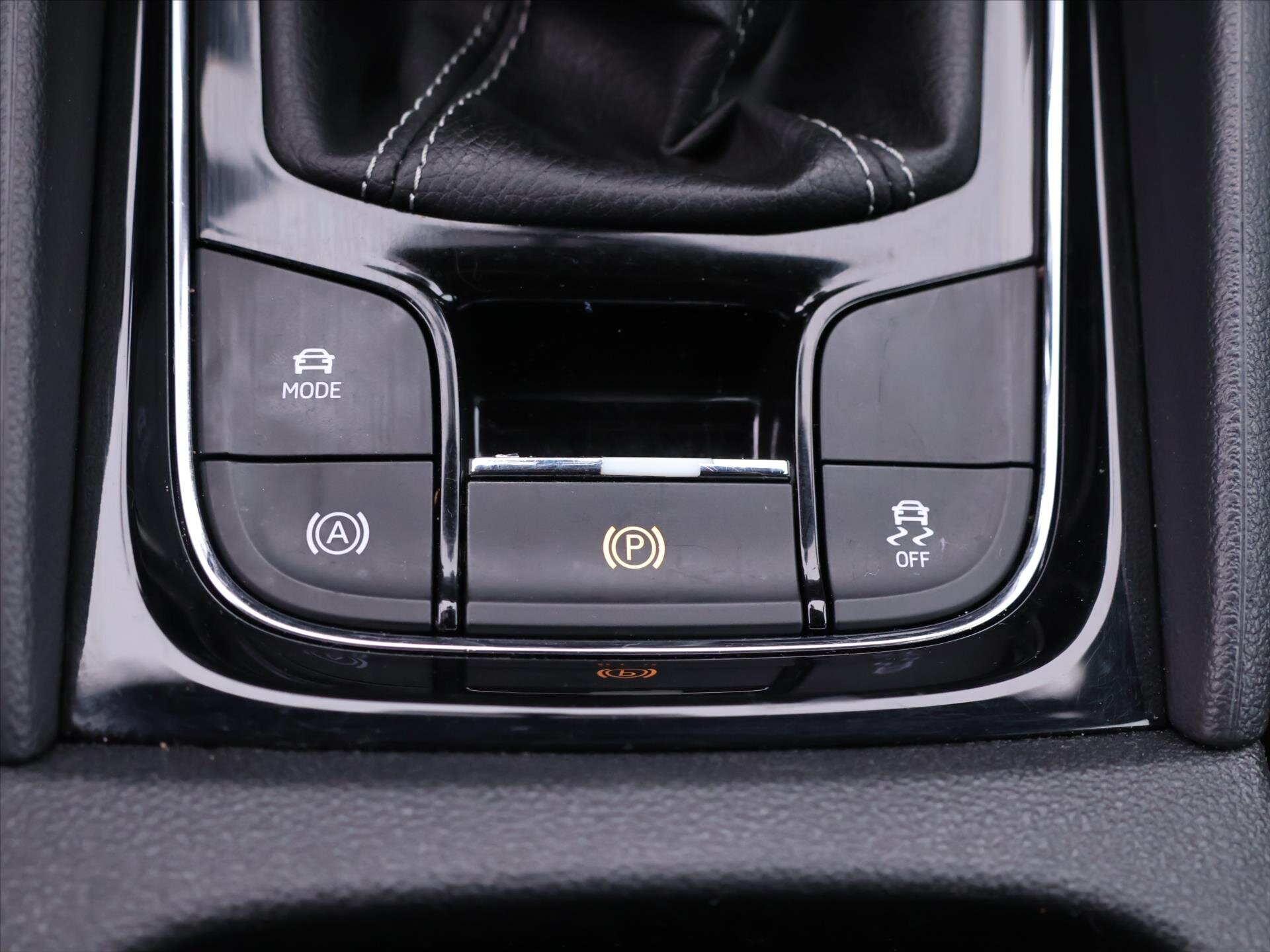 Škoda Karoq SUV / Terénní 1,5 l 110 kw