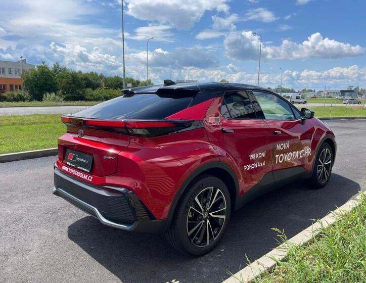 Toyota C-HR 10