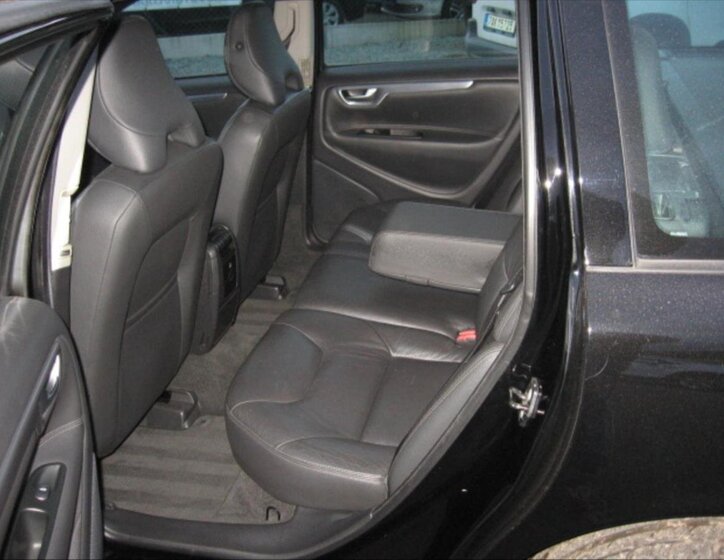 Volvo V70 7