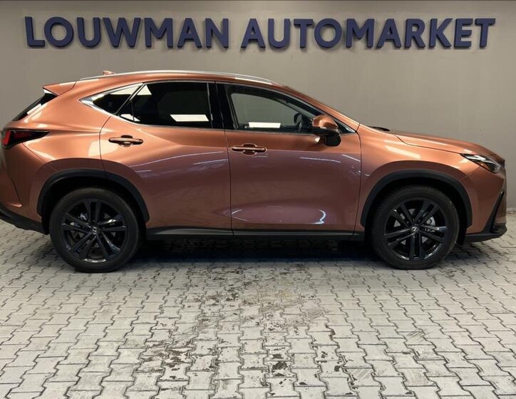 Lexus NX 350h SUV / Terénní 2,5 l 179 kw