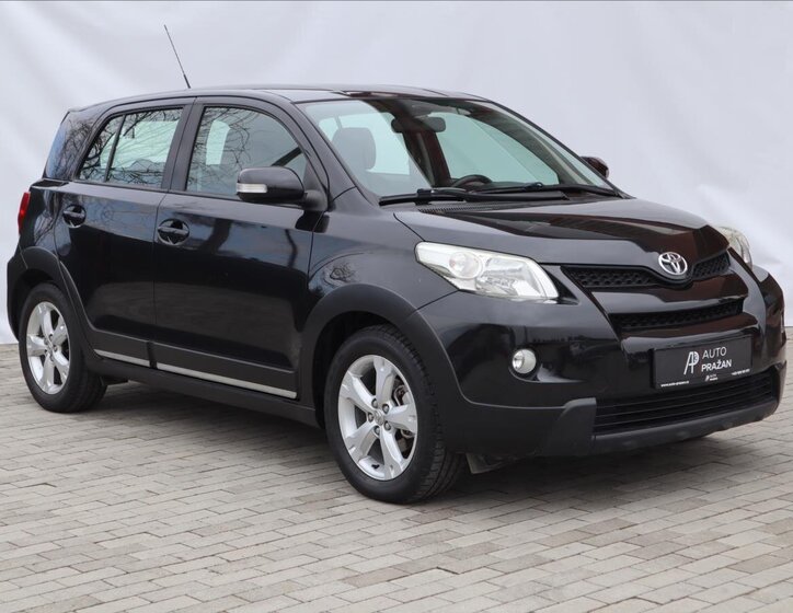 Toyota Urban Cruiser Hatchback 1,3 l 74 kw