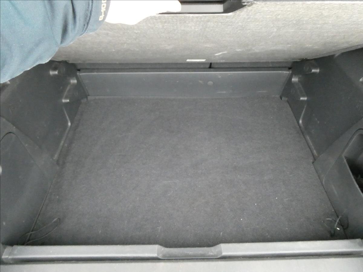 Peugeot 3008 SUV 1,6 l 82 kw