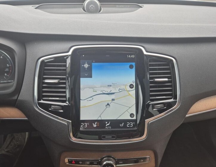 Volvo XC90 SUV / Terénní 2,0 l 165 kw