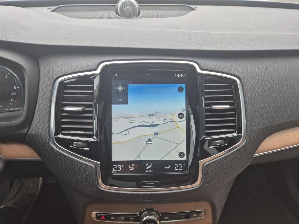 Volvo XC90 SUV / Terénní 2,0 l 165 kw