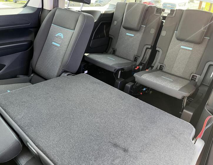 Ford Tourneo Connect 9