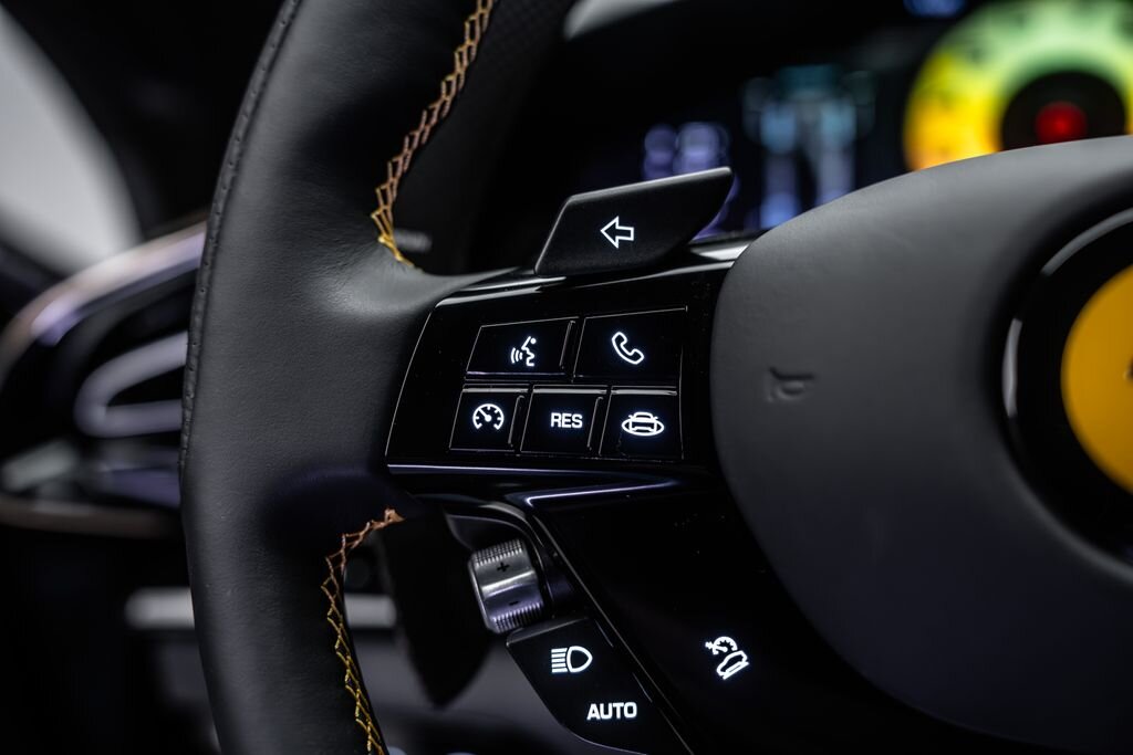 Ferrari Ostatní SUV / Terénní 6,5 l 529 kw