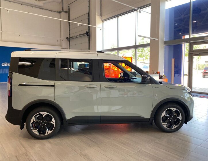 Ford Tourneo Courier MPV 0,0 100 kw