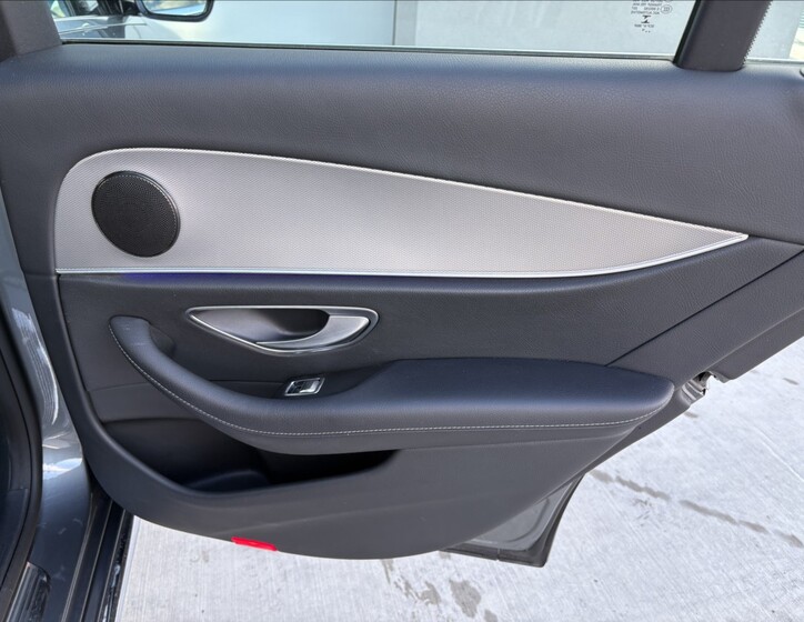 Mercedes-Benz Třídy E 24