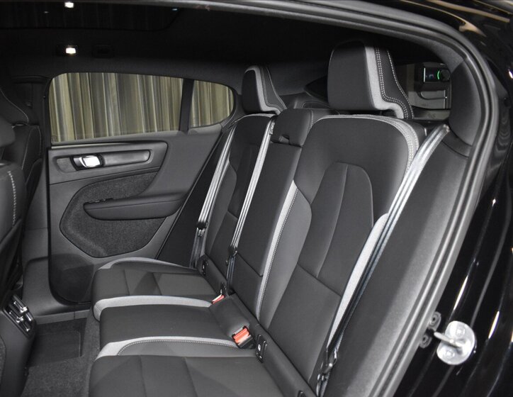 Volvo C40 SUV / Terénní 0,0 325 kw