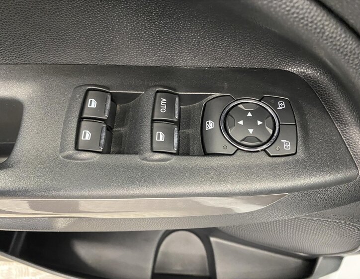 Ford EcoSport Hatchback 998,0 92 kw