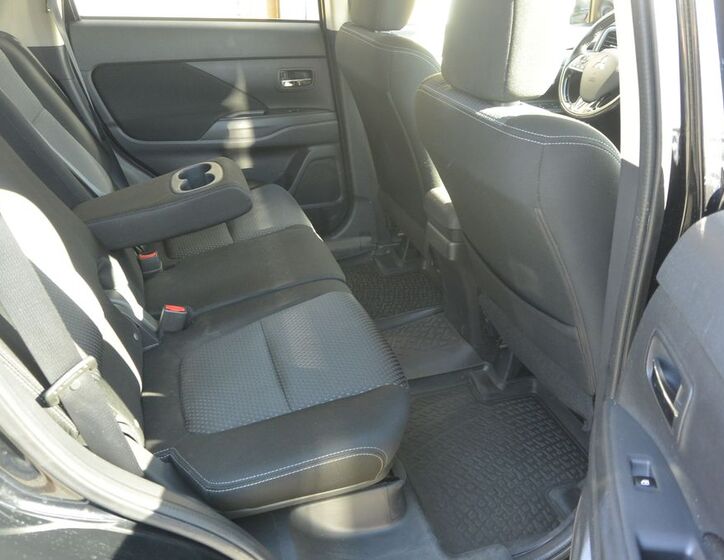 Mitsubishi Outlander 30