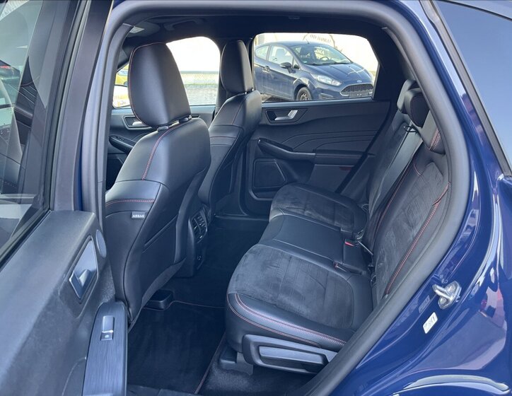 Ford Kuga SUV / Terénní 2,5 l 165 kw