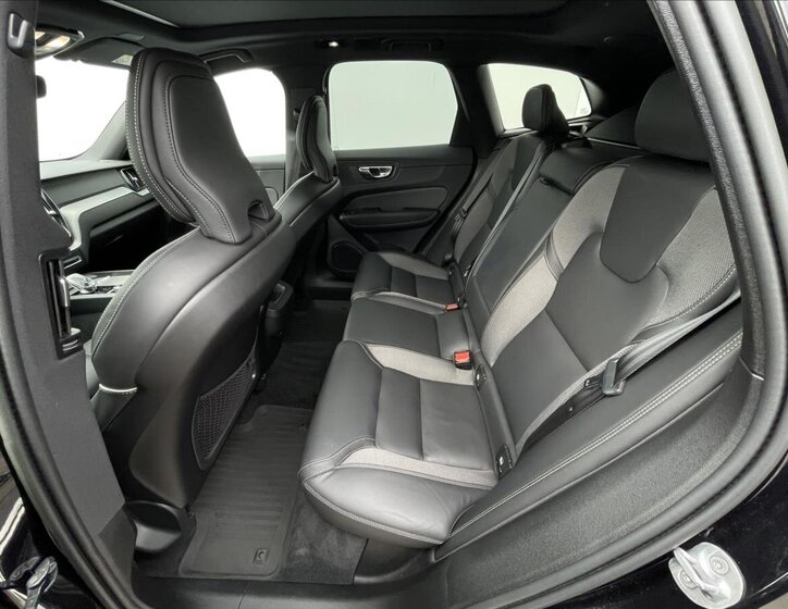 Volvo XC60 SUV / Terénní 2,0 l 173 kw