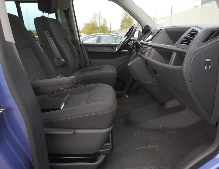 Volkswagen Caravelle 18