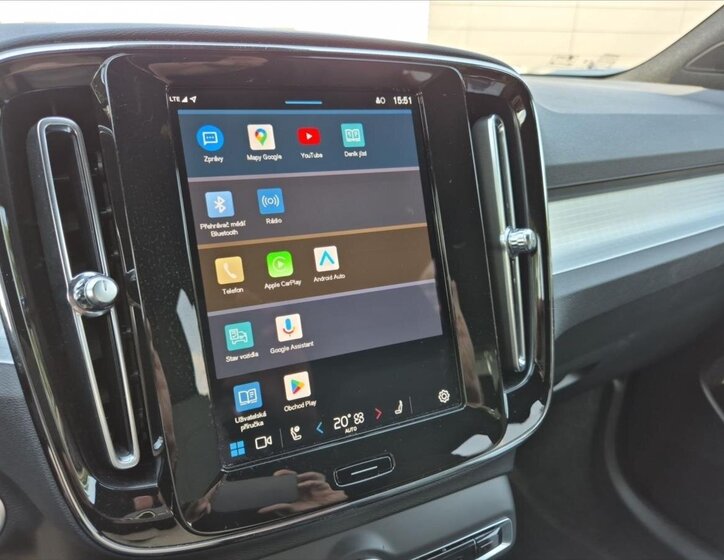 Volvo XC40 SUV / Terénní 2,0 l 120 kw