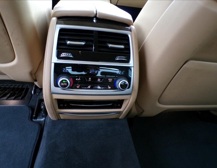 BMW Řada 7 25