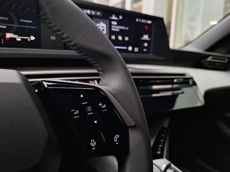 Peugeot 5008 SUV 1,2 l 107 kw