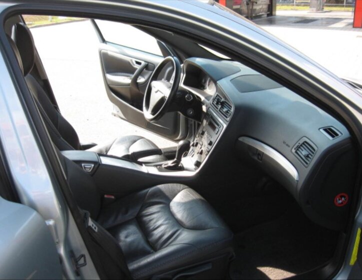 Volvo XC70 Kombi 2,4 l 136 kw