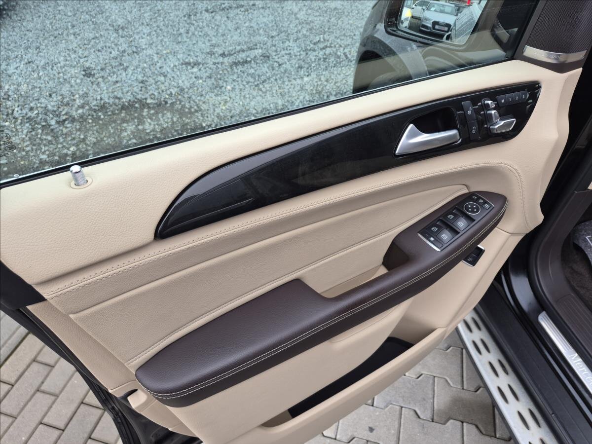 Mercedes-Benz GLS SUV / Terénní 3,0 l 190 kw