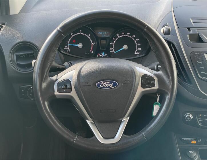 Ford Tourneo Courier 8