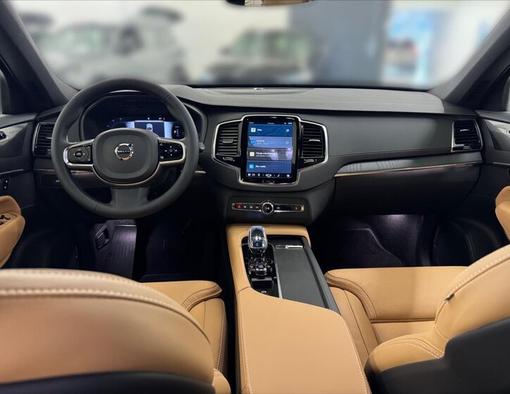 Volvo XC90 SUV / Terénní 2,0 l 335 kw