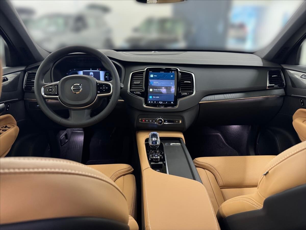 Volvo XC90 SUV / Terénní 2,0 l 335 kw